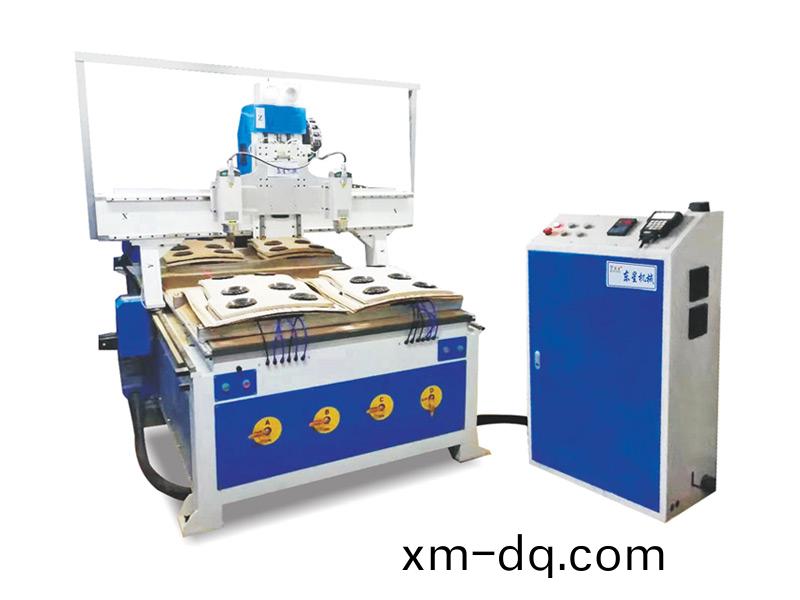 如何(he)安全(quan)的(de)使(shi)用(yong)數(shu)控(kong)開(kai)料(liao)機(ji)